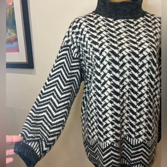 Mexx Oversized Knit Tunic Pullover Sweater Warm Angora Black White Size Small - Picture 4 of 12